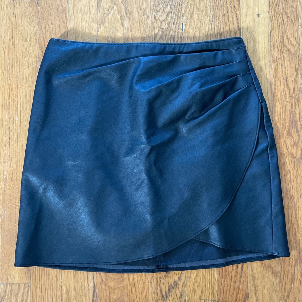 Abercrombie & Fitch Women's Vegan Leather Black Skirt Mini Medium